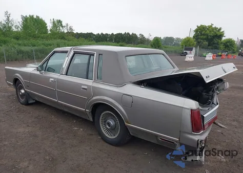 1989 Lincoln Town Car Cartier from USA, damaged, VIN 1LNBM83F7KY767386